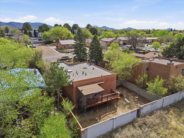 2042 Calle Lorca, Santa Fe, NM 87505