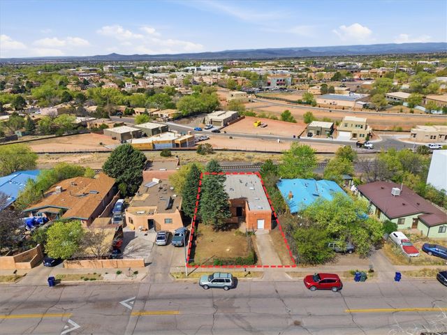 2042 Calle Lorca, Santa Fe, NM 87505