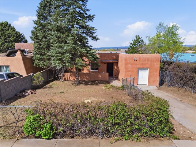 2042 Calle Lorca, Santa Fe, NM 87505