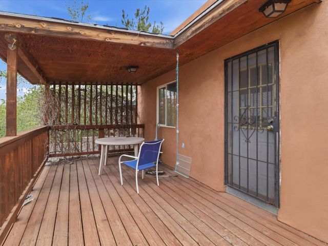 2042 Calle Lorca, Santa Fe, NM 87505