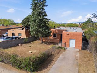 2042 Calle Lorca, Santa Fe, NM 87505