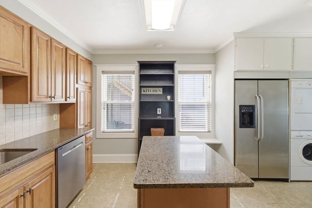 127 Winslow Ave 127, Norwood, MA 02062