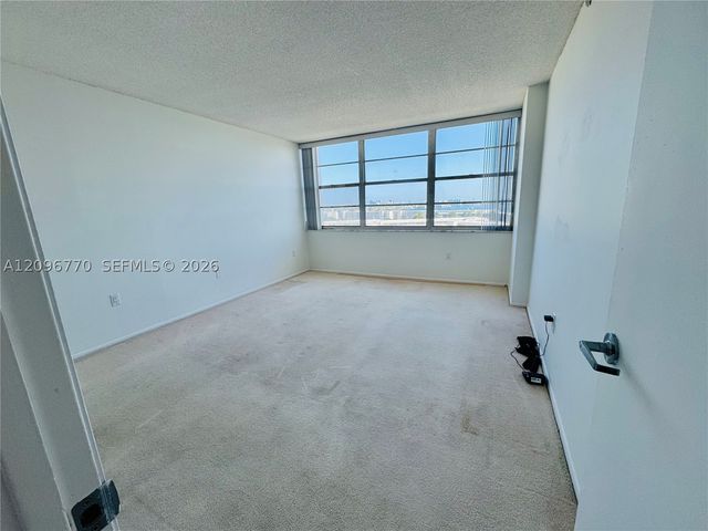 18011 Biscayne Blvd 1003, Aventura, FL 33160