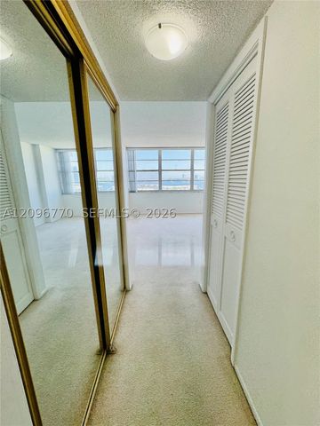 18011 Biscayne Blvd 1003, Aventura, FL 33160