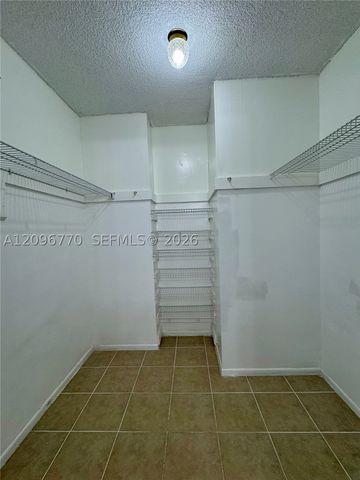 18011 Biscayne Blvd 1003, Aventura, FL 33160