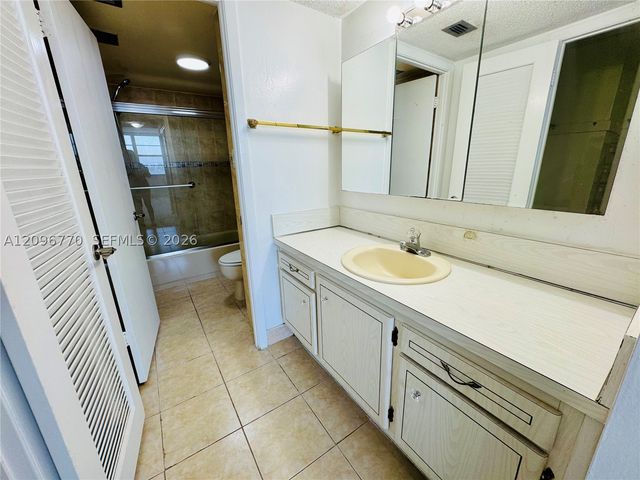18011 Biscayne Blvd 1003, Aventura, FL 33160