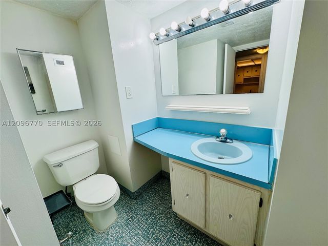 18011 Biscayne Blvd 1003, Aventura, FL 33160