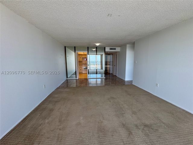 18011 Biscayne Blvd 1003, Aventura, FL 33160