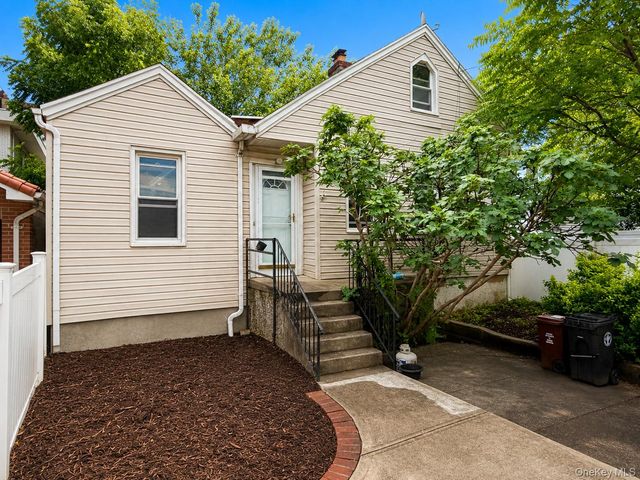 1841 124th Street, College Point, NY 11356