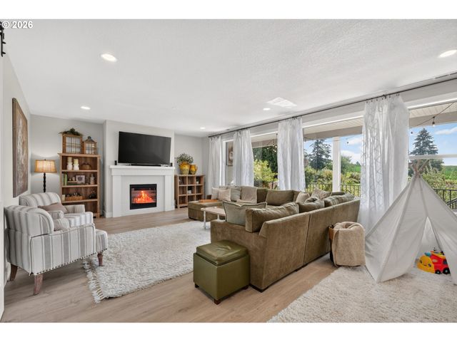 16130 Se BRIDGE CREEK Ct, Happy Valley, OR 97015