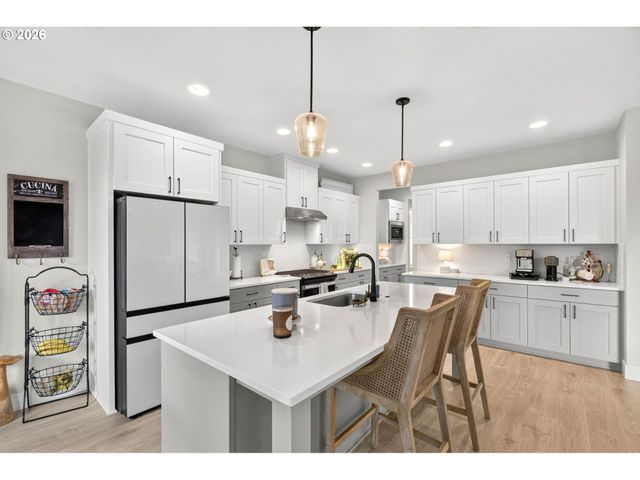 16130 Se BRIDGE CREEK Ct, Happy Valley, OR 97015