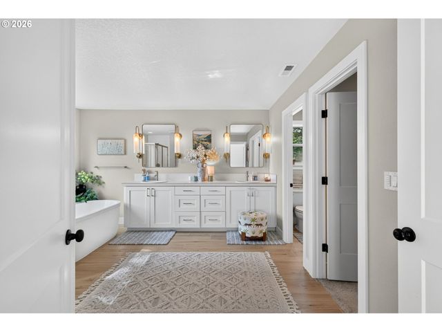 16130 Se BRIDGE CREEK Ct, Happy Valley, OR 97015