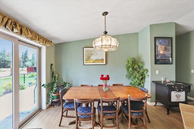 17615 S Robinette Dr, Cheney, WA 99004