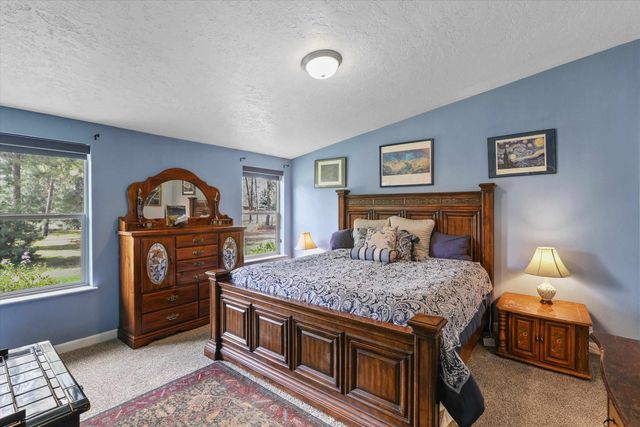 17615 S Robinette Dr, Cheney, WA 99004