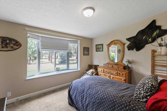 17615 S Robinette Dr, Cheney, WA 99004