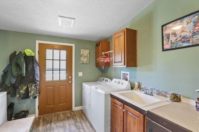 17615 S Robinette Dr, Cheney, WA 99004