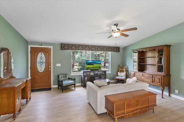 17615 S Robinette Dr, Cheney, WA 99004