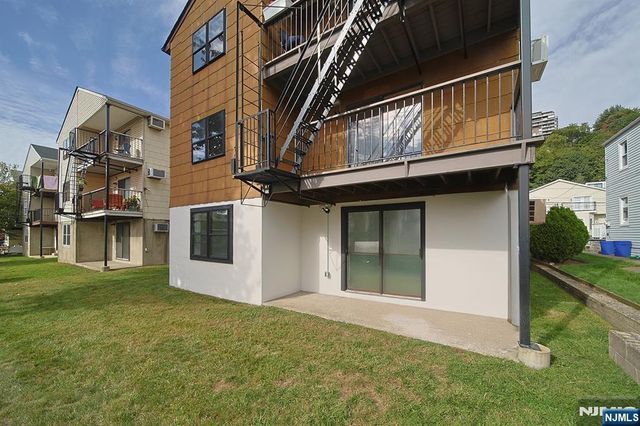 93 Myrtle Avenue G FL, Edgewater, NJ 07020