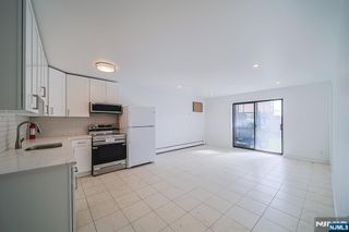 93 Myrtle Avenue G FL, Edgewater, NJ 07020