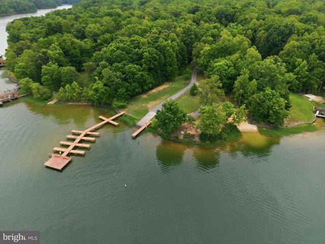 184 ANNA COVES CT, Mineral, VA 23117
