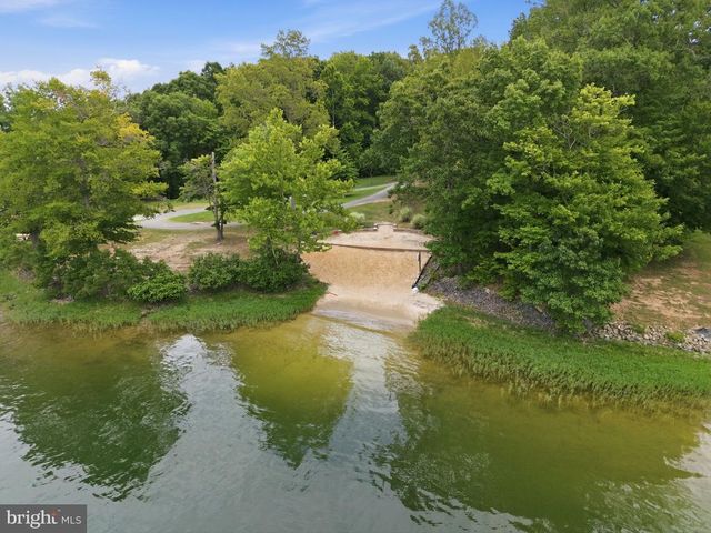 184 ANNA COVES CT, Mineral, VA 23117