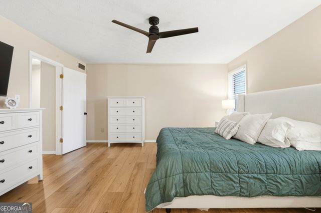 645 Anderson Walk, Marietta, GA 30062