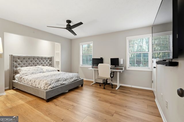 645 Anderson Walk, Marietta, GA 30062