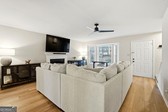 645 Anderson Walk, Marietta, GA 30062