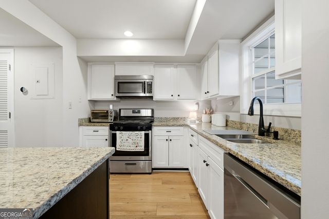 645 Anderson Walk, Marietta, GA 30062