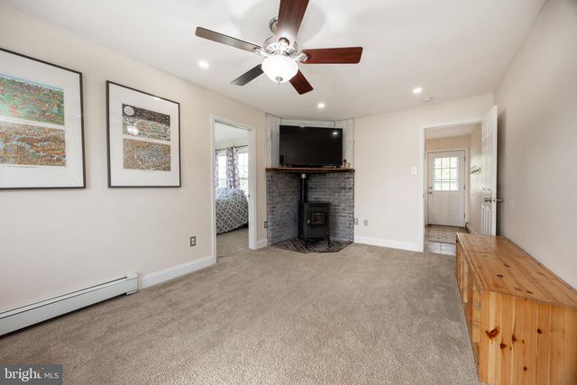 34 KIBBLEHOUSE DR, Schwenksville, PA 19473