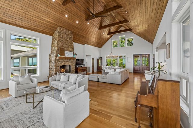 4504 Chestnut Avenue, Signal Mountain, TN 37377