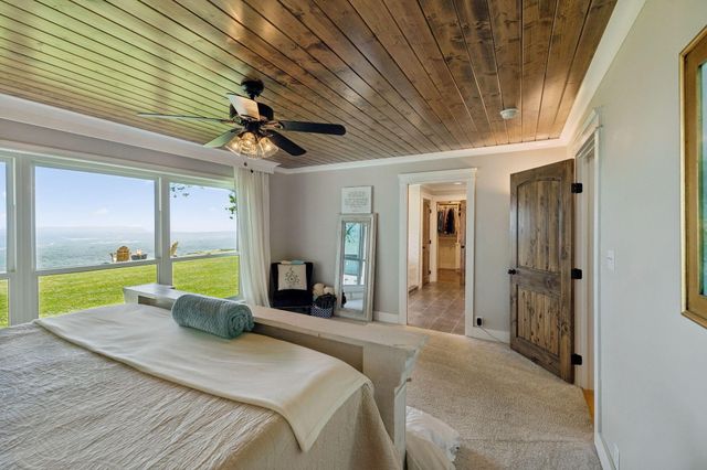 4504 Chestnut Avenue, Signal Mountain, TN 37377