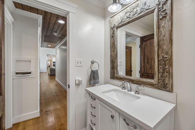 4504 Chestnut Avenue, Signal Mountain, TN 37377