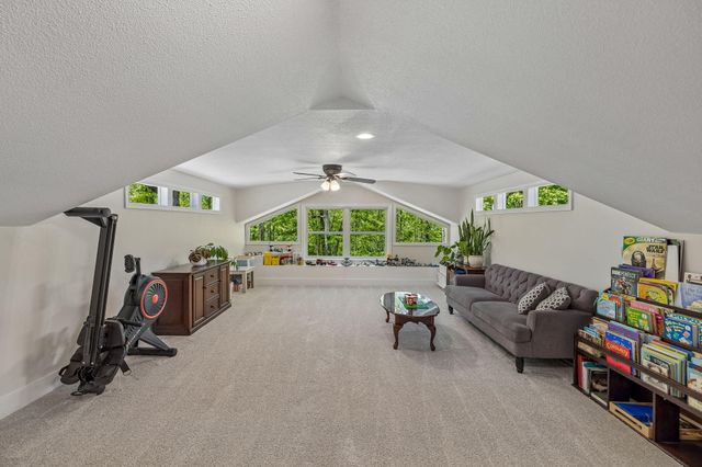 4504 Chestnut Avenue, Signal Mountain, TN 37377