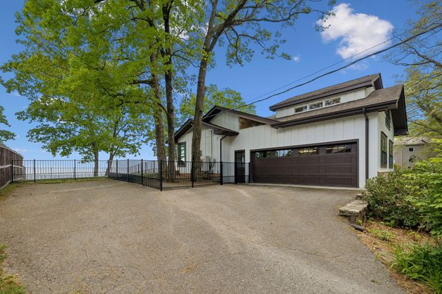 4504 Chestnut Avenue, Signal Mountain, TN 37377