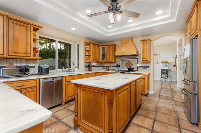 22088 Mustang Court, Canyon Lake, CA 92587