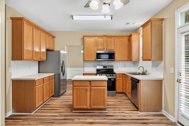 176 Thousand Oaks Circle, Goose Creek, SC 29445