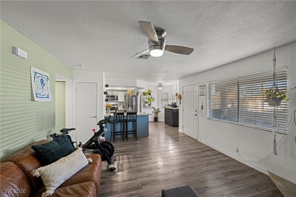 Image 10 of property listing at 917 Boulder Springs Drive 202, Las Vegas, NV 89128