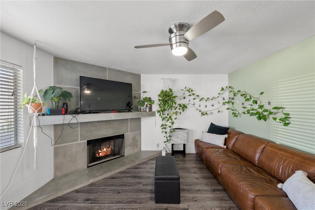 Image 12 of property listing at 917 Boulder Springs Drive 202, Las Vegas, NV 89128