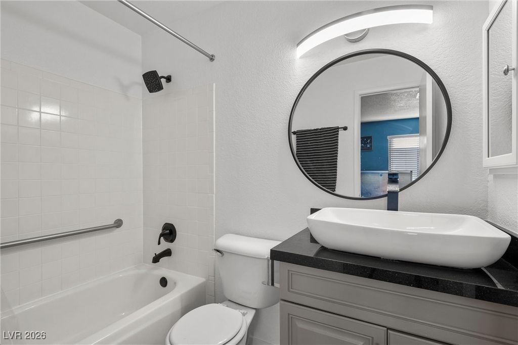 Image 16 of property listing at 917 Boulder Springs Drive 202, Las Vegas, NV 89128