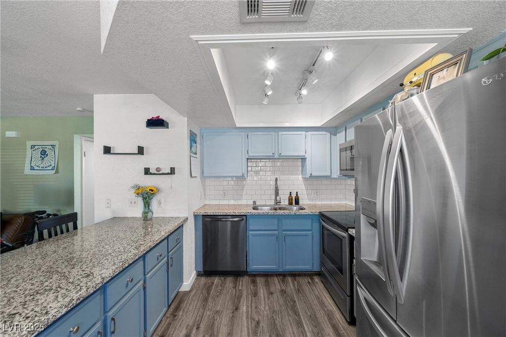 Image 8 of property listing at 917 Boulder Springs Drive 202, Las Vegas, NV 89128