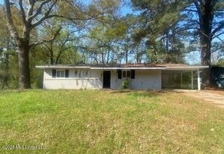 3129 Lakewood Drive, Jackson, MS 39212