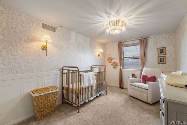 10 Royal Oak Circle, Grand Island, NY 14072