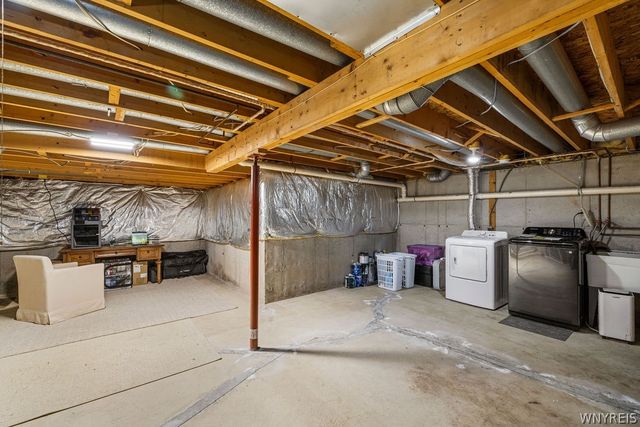 10 Royal Oak Circle, Grand Island, NY 14072