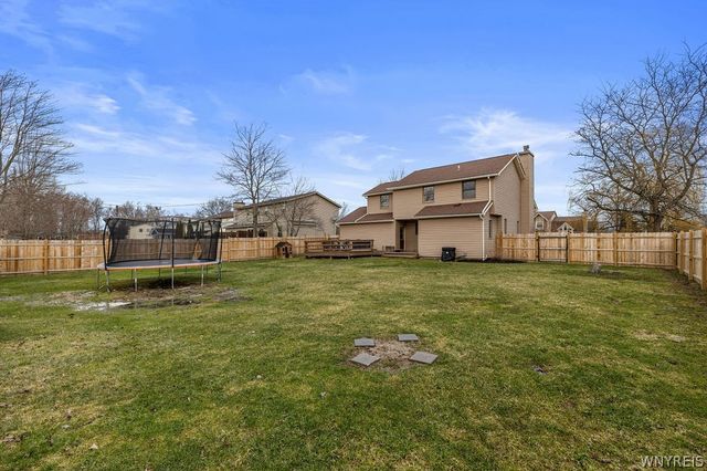 10 Royal Oak Circle, Grand Island, NY 14072