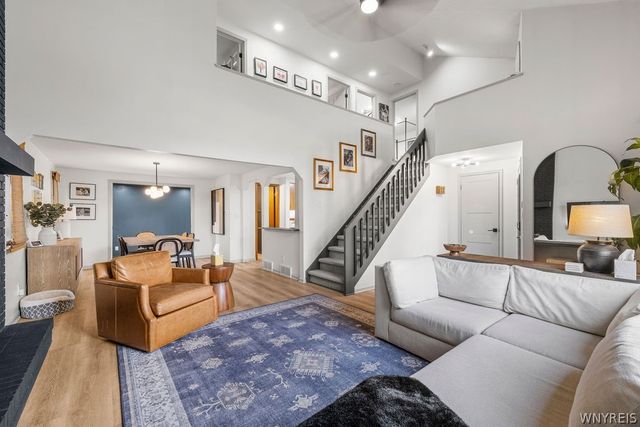 10 Royal Oak Circle, Grand Island, NY 14072