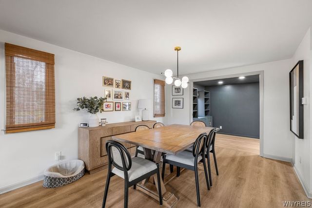 10 Royal Oak Circle, Grand Island, NY 14072