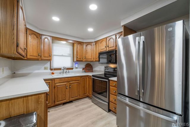 10 Royal Oak Circle, Grand Island, NY 14072