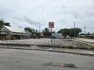 732 W Lakewood Road, West Palm Beach, FL 33405