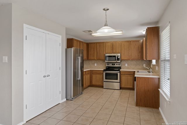 216 ANVIL PL, Cibolo, TX 78108